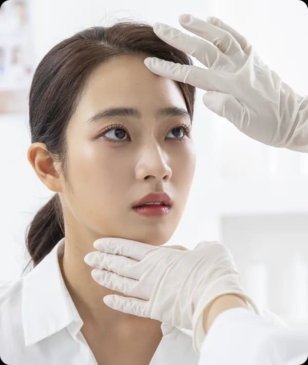 Close clinical consultation for personalized facial treatment